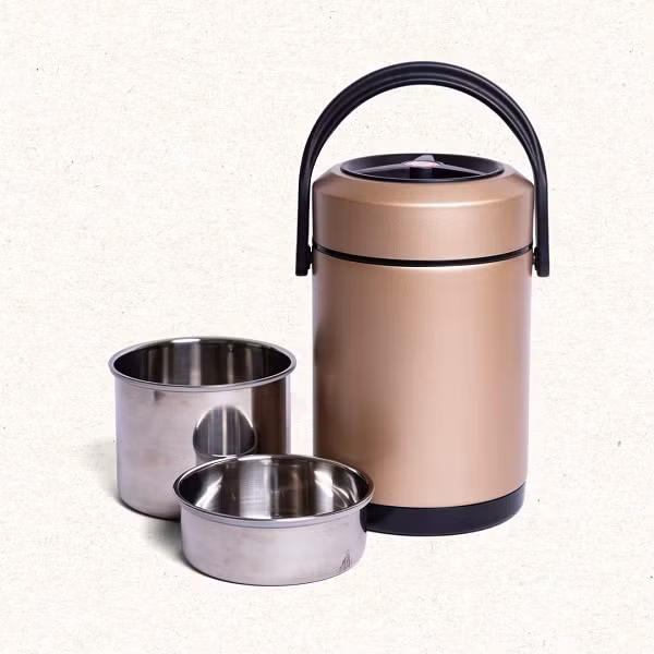 Hộp cơm giữ nhiệt nhiều tầng.