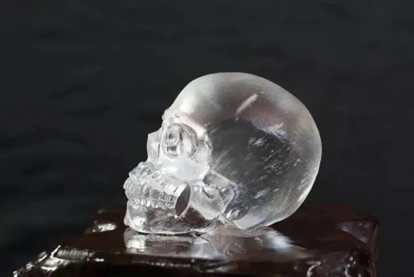 Chiếc đầu lâu pha lê Mitchell-Hedges. Chiếc đầu lâu pha lê Mitchell-Hedges.