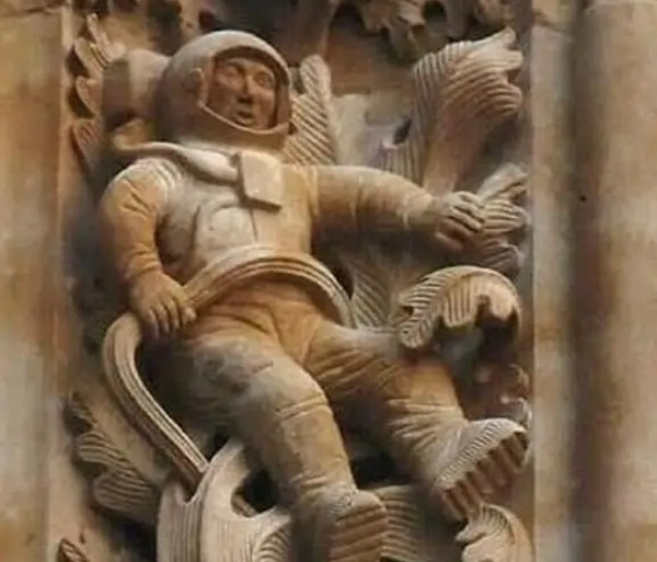 Bức phù điêu khiến giới khảo cổ kinh ngạc. Bức phù điêu khiến giới khảo cổ kinh ngạc.