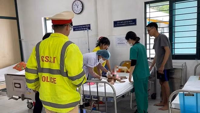 Nhờ cấp cứu kịp thời, cháu bé đã thoát khỏi nguy hiểm.