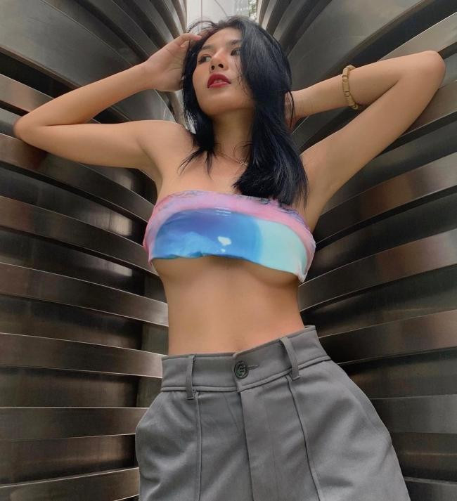 Dựa trên những bài đăng, có thể thấy Duyên Híp không ăn kiêng quá khắt khe.Nhưng bù lại, cô nàng hot girl có bơi lội. Vận động toàn thân này không chỉ tốt cho sức khỏe mà còn giúp tiêu hao calo.