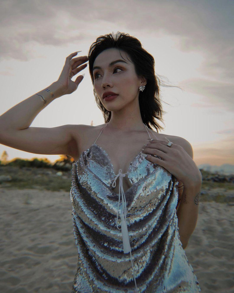 Ngoài ra, Gigi Hương Giang cũng được nhắc đến như người có phong cách thời trang ấn tượng.