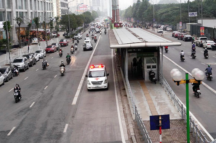 Sở GTVT Hà Nội đã có đề xuất UBND TP cho phép xe khách (trên 24 chỗ), xe cứu thương, xe công vụ, xe buýt thường được đi vào làn đường dành riêng cho buýt nhanh BRT 01.