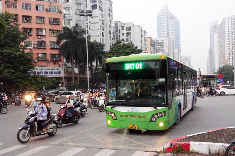 Sau 5 năm triển khai, tuyến buýt trên không được như kỳ vọng.