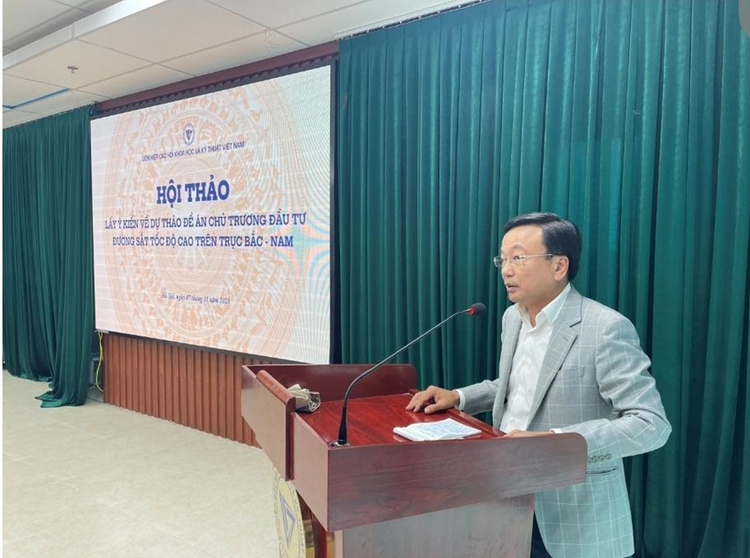 Thứ trưởng Bộ Giao thông vận tải Nguyễn Danh Huy phát biểu tại hội thảo