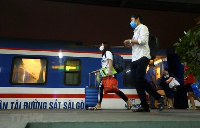 Hành khách đi tàu Tết Quý Mão 2023 rất cần biết một số lưu ý. Hành khách đi tàu Tết Quý Mão 2023 rất cần biết một số lưu ý.