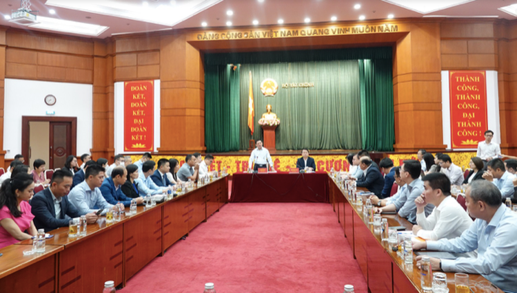 Bộ trưởng Bộ Tài chính Hồ Đức Phớc phát biểu tại buổi làm việc về thị trường chứng khoán và trái phiếu doanh nghiệp