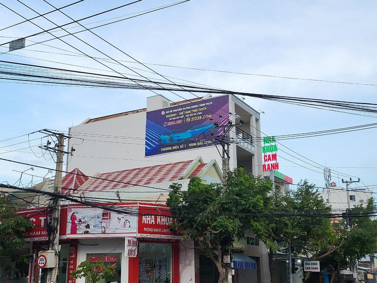 Quảng cáo Panô cỡ lớn trên đường 22.8, trung tâm TP. Cam Ranh, tỉnh Khánh Hòa.