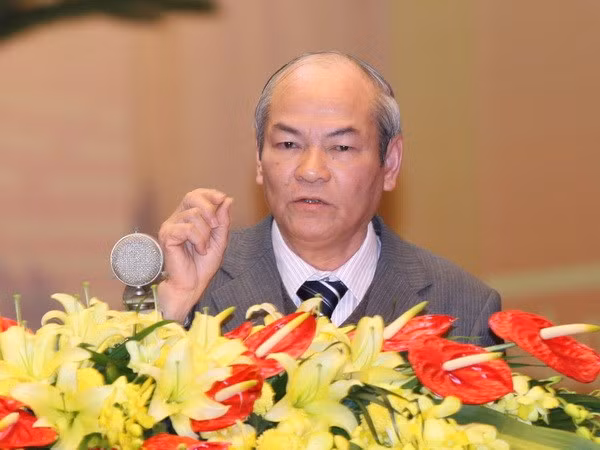 GS. TS. Lê Hữu Nghĩa.