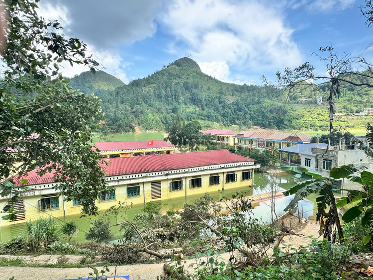 Phân hiệu Trường Cám Hồ (gồm mầm non, cấp 1 và 2) xã Quan Hồ Thẩn, huyện Simacai, Lào Cai, sau khi bão số 3 đi qua. Ảnh: Nguyễn Tùng.