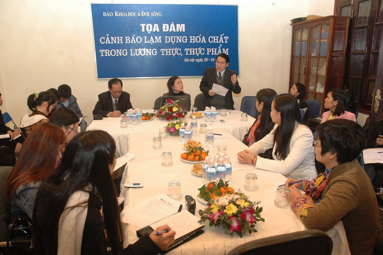 Với chức năng phản biện, Báo Khoa học và Đời sống đã tổ chức nhiều buổi tọa đàm với sự đồng hành của doanh nghiệp.