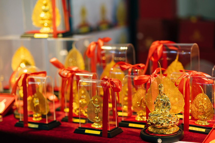 Trong đó, sự kiện Triển lãm “Việt - Ấn: 2.000 năm liên kết Phật giáo – văn hóa – nghệ thuật”, trưng bày hàng trăm hiện vật quý giá, tư liệu cổ, ảnh chụp khảo cổ và mỹ thuật Phật giáo thể hiện chiều sâu giao thoa văn hóa hai nước.