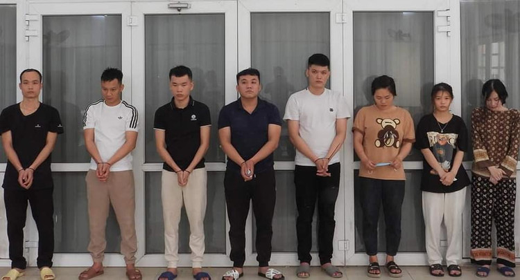 Các đối tượng trong nhóm lừa đảo bị bắt giữ