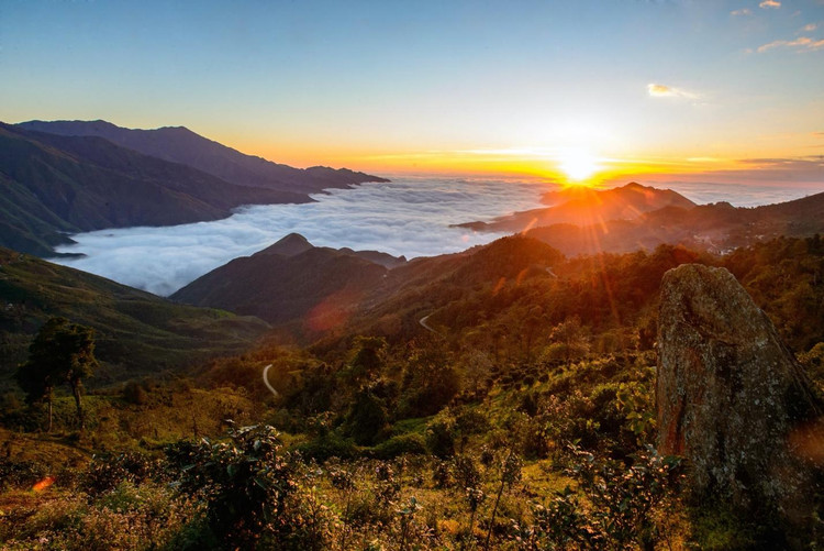 Biển mây ở ngã ba Tà Xùa đi Xím Vàng. Nguồn ảnh: Khánh Huy.