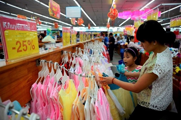 Người tiêu dùng tiết kiệm hơn trong chi tiêu và tìm đến sản phẩm có khuyến mãi.