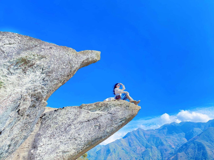 Mỏm cá heo là điểm check in không thể bỏ qua. Nguồn ảnh: Liontrip