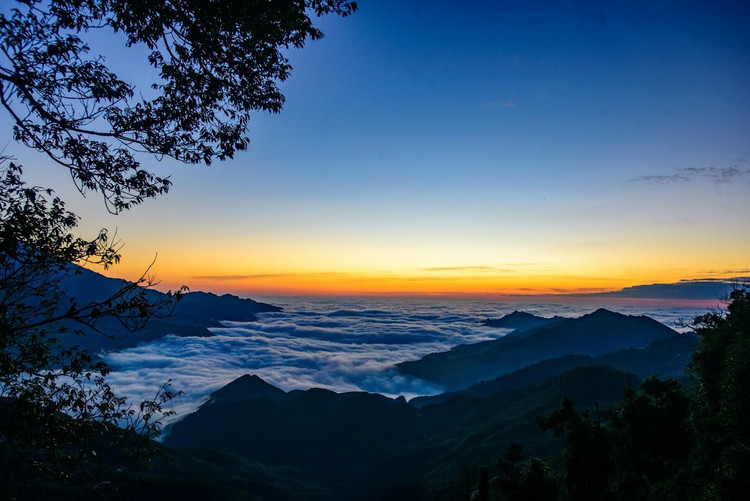 Bình minh tuyệt đẹp ở Tà Xùa. Nguồn ảnh: Khánh Huy.