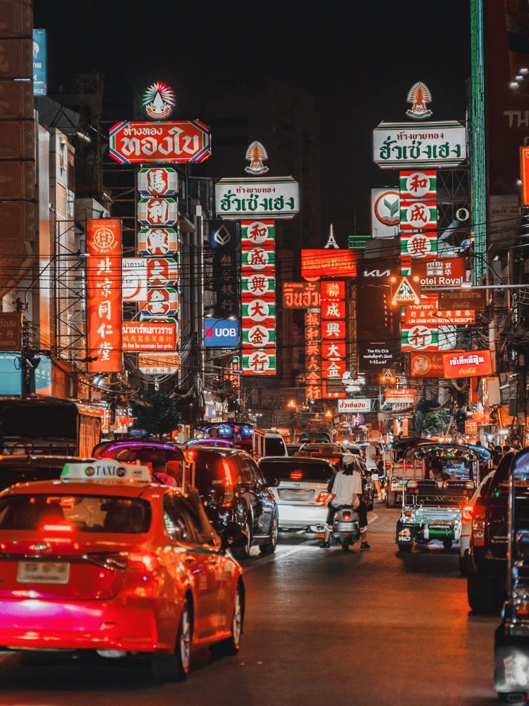 Ngắm Chinatown Bangkok về đêm. Ảnh: Dang Thuy Duong