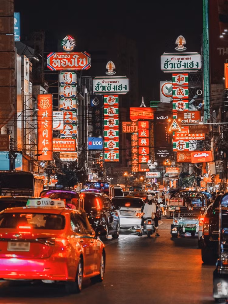 Ngắm Chinatown Bangkok về đêm. Ảnh: Dang Thuy Duong