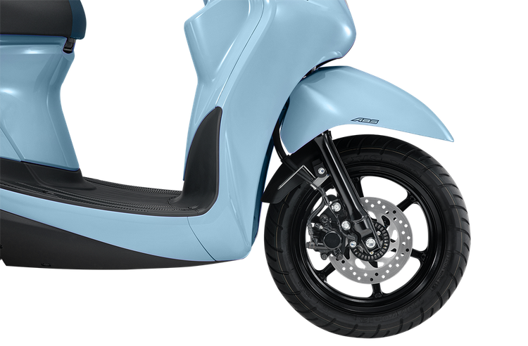 Bánh xe trước với hệ thống chống bó cứng phanh ABS giúp hạn chế hiện tượng trượt bánh, đặc biệt là trong trường hợp phanh gấp trên đường trơn trượt (chỉ có trên phiên bản cao cấp và giới hạn). Bánh xe trước với hệ thống chống bó cứng phanh ABS giúp hạn chế hiện tượng trượt bánh, đặc biệt là trong trường hợp phanh gấp trên đường trơn trượt (chỉ có trên phiên bản cao cấp và giới hạn).