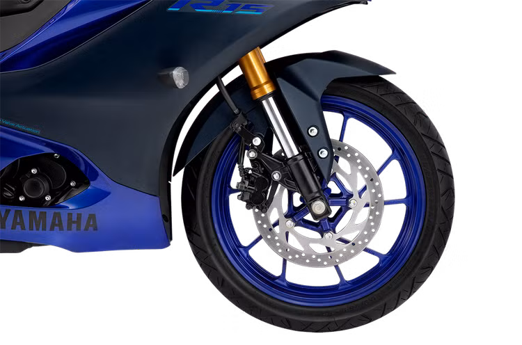 Bộ kẹp phanh cao cấp với phanh đĩa trước 282mm được trang bị kẹp má phanh kép gồm 2 piston, phanh đĩa sau 220mm.