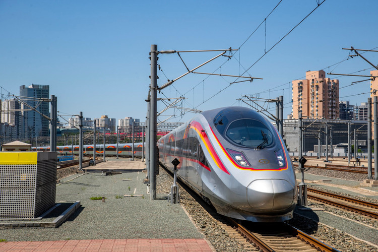 Trung Quốc sở hữu hệ thống đường sắt cao tốc có quy mô lớn nhất thế giới. Nguồn: iNews