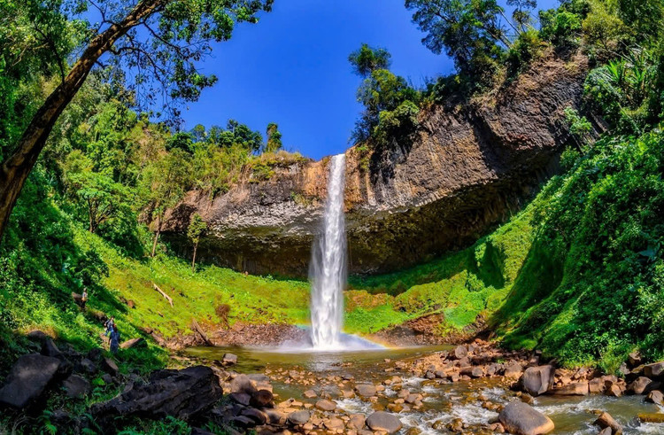 Cảnh đẹp hoang sơ, hùng vĩ của thác Liêng Nung. Ảnh: Thế Bảo