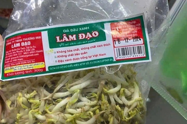 Giá đỗ của cơ sở Lâm Đạo bị phát hiện sử dụng chất cấm. (Nguồn: CA)