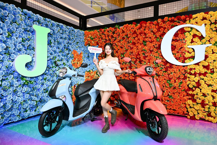 Hàn Hằng tham dự trải nghiệm xe tại Yamaha Riding Station
