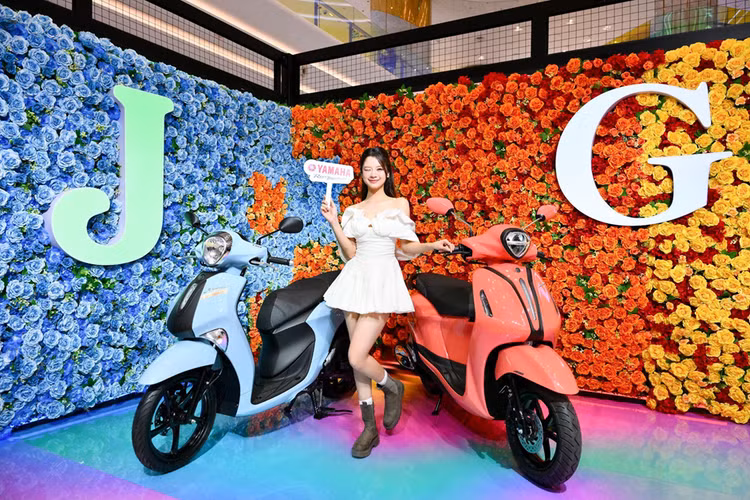Hàn Hằng tham dự trải nghiệm xe tại Yamaha Riding Station
