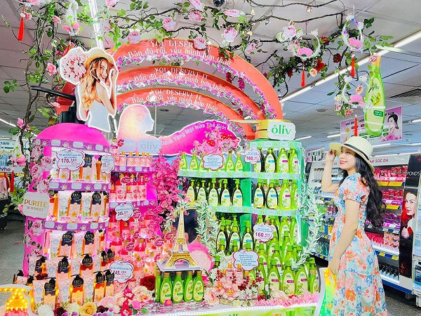 Ảnh: Nhiều chương trình ưu đãi nhân Ngày Phụ nữ Việt Nam 20/10