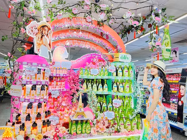 Ảnh: Nhiều chương trình ưu đãi nhân Ngày Phụ nữ Việt Nam 20/10