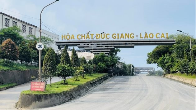 Nhà máy hóa chất của Công ty TNHH MTV Hóa chất Đức Giang Lào Cai tại Khu công nghiệp Tằng Loỏng, huyện Bảo Thắng, Lào Cai