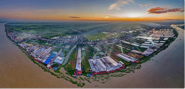 Làng nghề Gạch ngói cù lao Ông Chưởng nhìn từ trên cao (Ảnh: lê Hữu Nghĩa)