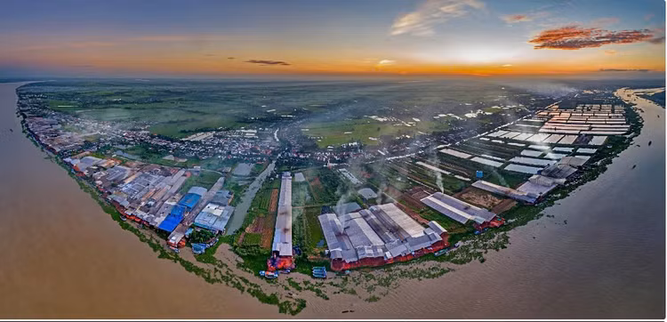 Làng nghề Gạch ngói cù lao Ông Chưởng nhìn từ trên cao (Ảnh: lê Hữu Nghĩa) Làng nghề Gạch ngói cù lao Ông Chưởng nhìn từ trên cao (Ảnh: lê Hữu Nghĩa)