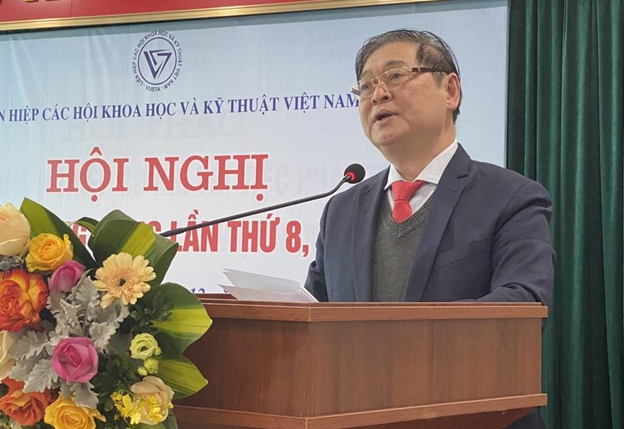 TSKH Phan Xuân Dũng - Chủ tịch VUSTA phát biểu tại Hội nghị Hội đồng Trung ương Liên hiệp Hội Việt Nam lần thứ 8 (khóa VIII), tổ chức vào ngày 22/12/2023 tại Hà Nội.