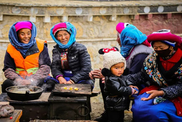 Những người phụ nữ ở Tây Tạng. (Ảnh: NDTV)