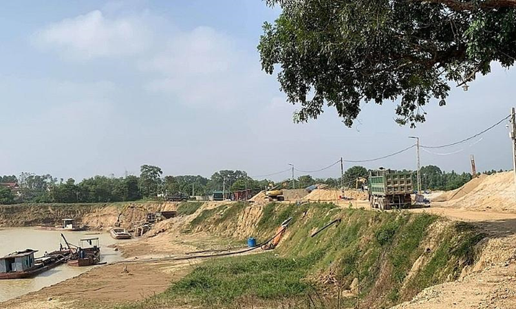 Công ty cổ phần Cảng Tiên Du bị phạt vì khai thác vượt công suất từ 100% trở lên. Ảnh: Báo Xây Dựng