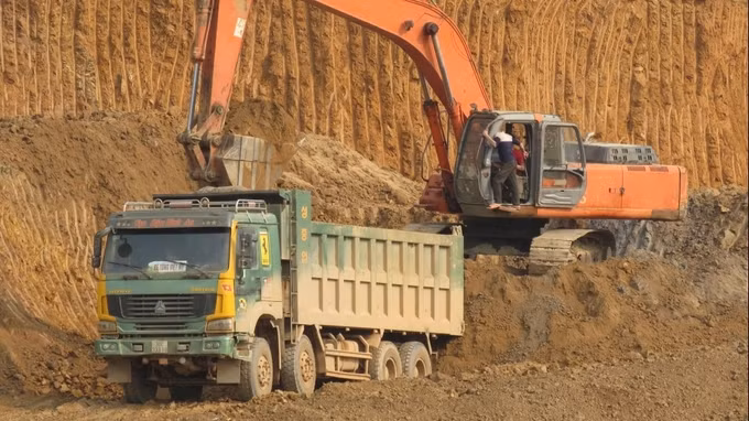 Công ty Nam Thành bị xử phạt 250 triệu đồng bởi hành vi khai thác vượt ra ngoài phạm vi được cấp phép (ảnh minh hoạ)