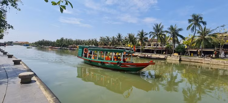 Từ 15/5, Hội An tăng cường kiểm soát vé tham quan khu phố cổ đối với khách đoàn.