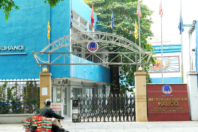 Năm 2014, Công ty Thiên Bình đã ký hợp đồng thế chấp với một ngân hàng về quyền tài sản phát sinh là toàn bộ dự án tổ hợp công trình văn phòng, khách sạn, trường học, trung tâm thương mại - công trình cao tầng tại 94 Lò Đúc. Năm 2014, Công ty Thiên Bình đã ký hợp đồng thế chấp với một ngân hàng về quyền tài sản phát sinh là toàn bộ dự án tổ hợp công trình văn phòng, khách sạn, trường học, trung tâm thương mại - công trình cao tầng tại 94 Lò Đúc.