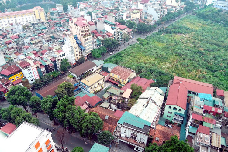 Theo quy hoạch 1/500 của khu đất đã được Sở Quy hoạch và Kiến trúc Hà Nội chấp thuận tại Công văn 1724 ngày 2-6-2011, ô đất ký hiệu 09-TH có diện tích khoảng 3.535 m² được xác định để xây trường học. Theo quy hoạch 1/500 của khu đất đã được Sở Quy hoạch và Kiến trúc Hà Nội chấp thuận tại Công văn 1724 ngày 2-6-2011, ô đất ký hiệu 09-TH có diện tích khoảng 3.535 m² được xác định để xây trường học.