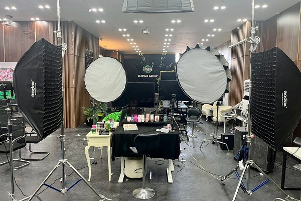 Khu vực livestream bán hàng của Công ty cổ phần Tập đoàn Zenpali. Ảnh: QLTT