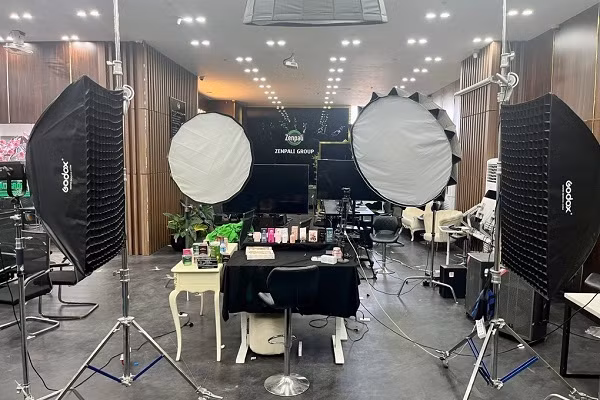 Khu vực livestream bán hàng của Công ty cổ phần Tập đoàn Zenpali. Ảnh: QLTT