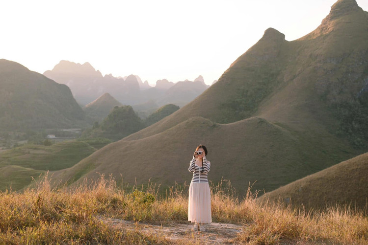 Đồi cỏ cháy Vinh Quý đẹp tựa như phim - Ảnh Trang Phạm