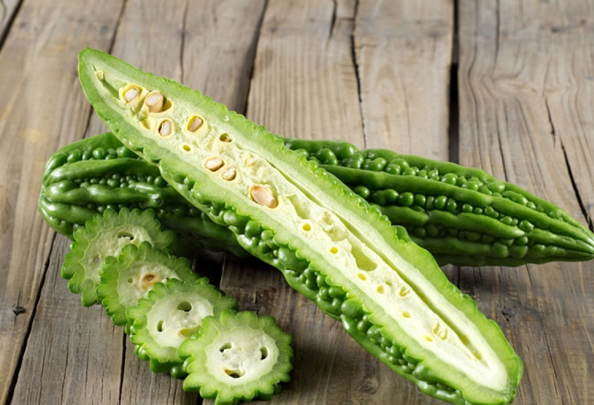 Mướp đắng có tác dụng giúp cải thiện sự sử dụng insulin của cơ thể và giảm lượng đường huyết - Ảnh minh hoạ