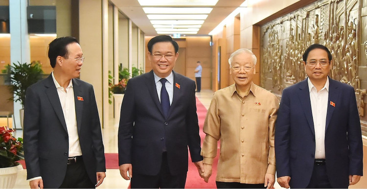 Tổng Bí thư Nguyễn Phú Trọng, Chủ tịch nước Võ Văn Thưởng, Chủ tịch Quốc hội Vương Đình Huệ và Thủ tướng Phạm Minh Chính tại phiên họp của Quốc hội sáng 1/11. Ảnh: Báo Nhân Dân.