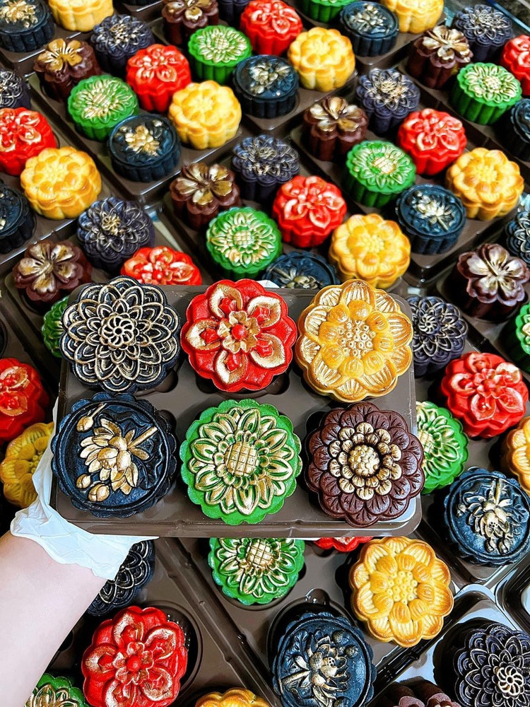 Bánh trung thu mini handmade có nhiều nhân khác nhau Ảnh Facebook.