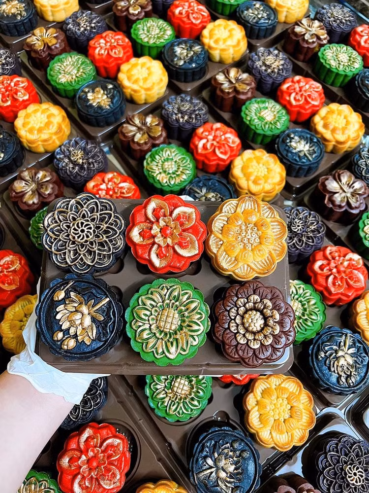 Bánh trung thu mini handmade có nhiều nhân khác nhau Ảnh Facebook.