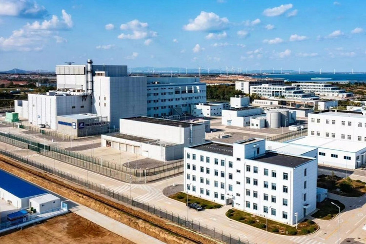 Một góc nhà máy điện hạt nhân thế hệ thứ 4 đầu tiên trên thế giới ở tỉnh Sơn Đông, Trung Quốc. Ảnh: CGTN.